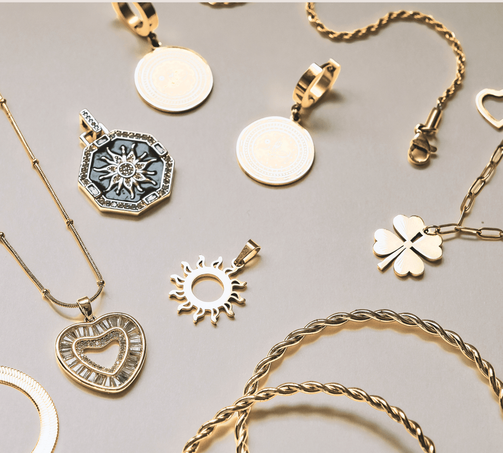 Necklaces, Pendants & Chains