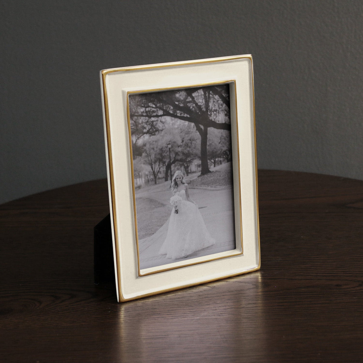 FRAME Encanto Jason 4 x 6 (Cream)