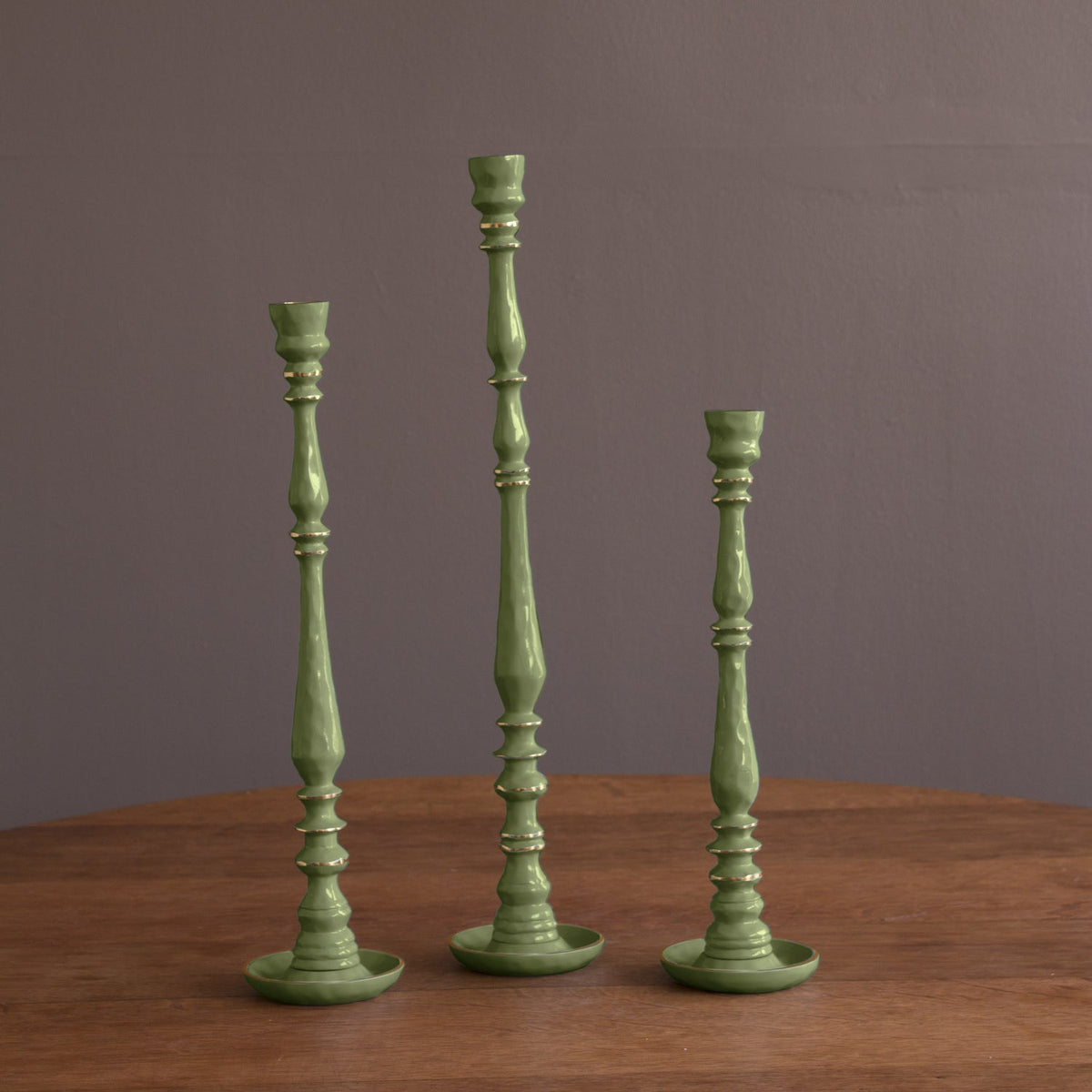 ENCANTO Crosby Medium Candlestick Holder (Leaf Green)