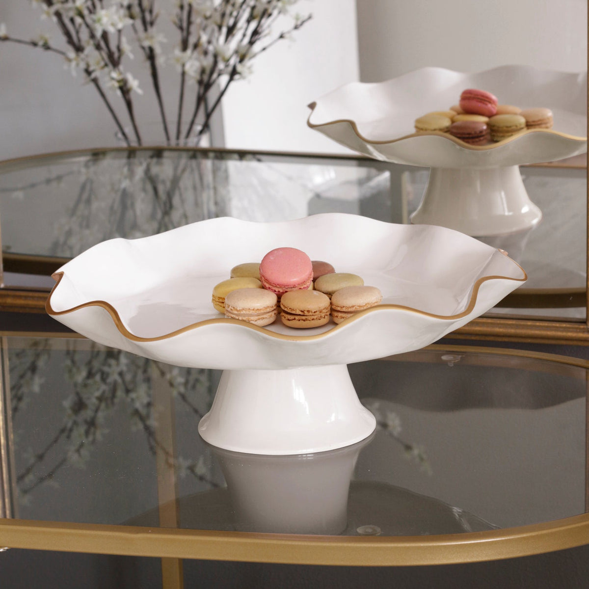 ENCANTO Carola Pedestal Cake Plate (Cream and White)