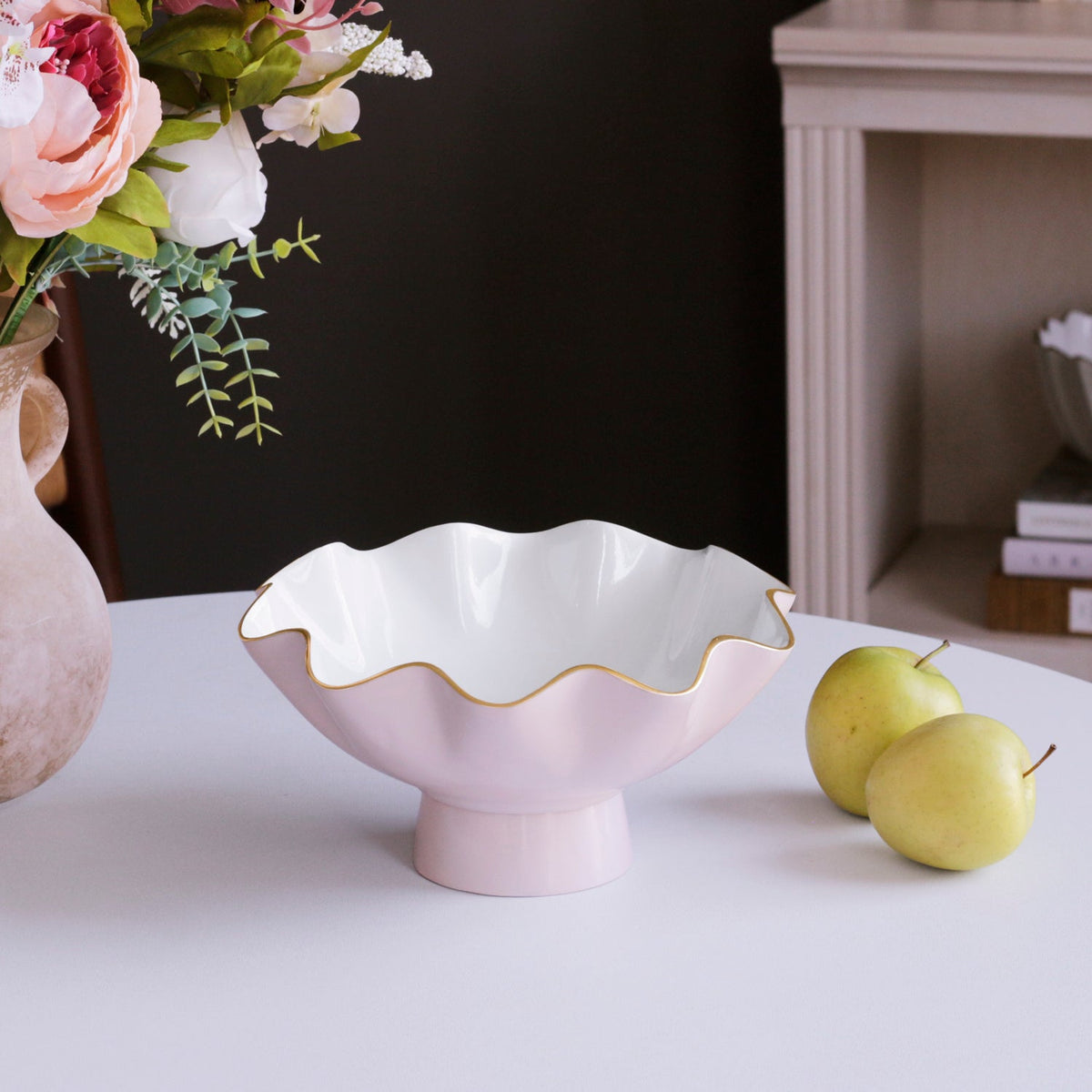 ENCANTO Carola Small Pedestal (Camellia and White)