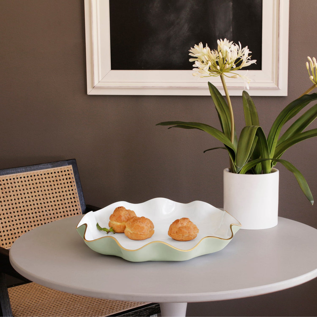 ENCANTO Carola  Large Round Platter (Pistachio and White)
