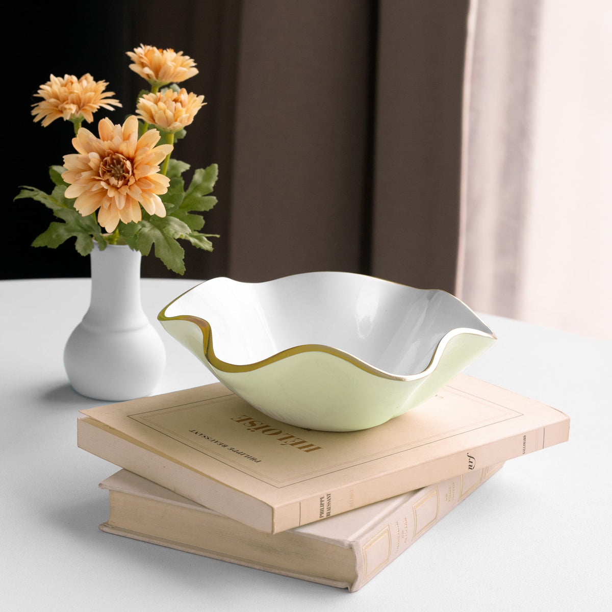 ENCANTO Carola  Small Round Bowl (Pistachio and White)