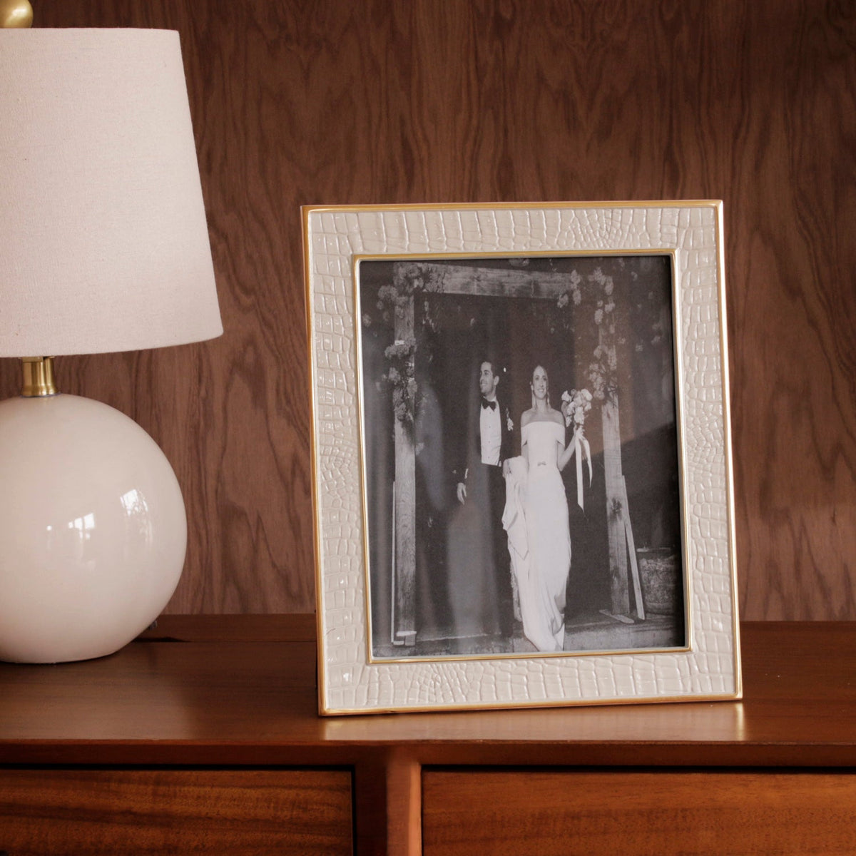 FRAME Encanto Croc 8 x 10 Cream