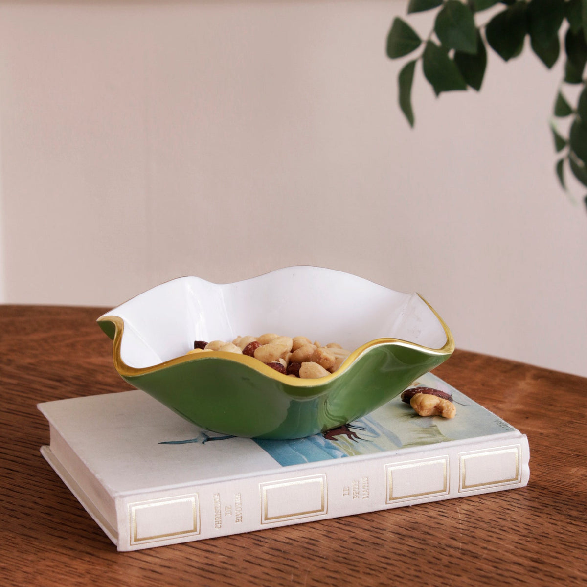 ENCANTO Carola Small Round Bowl Leaf Green and White
