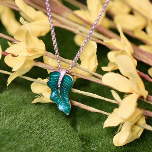 Pendants | Carroll's