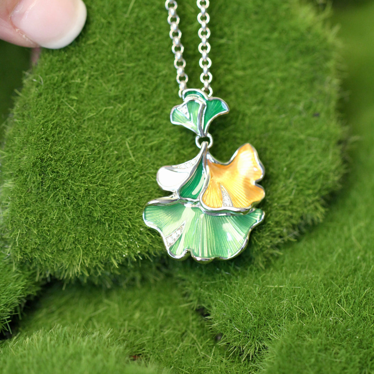 Pendants | Carroll's